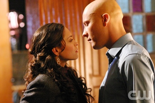 TheCW Staffel1-7Pics_76.jpg - Smallville"Fragile"Image SV518-1921Pictured: Kristin Kreuk as Lana Lang, Michael Rosenbaum as Lex LuthorPhoto Credit: ©The WB/ David Gray